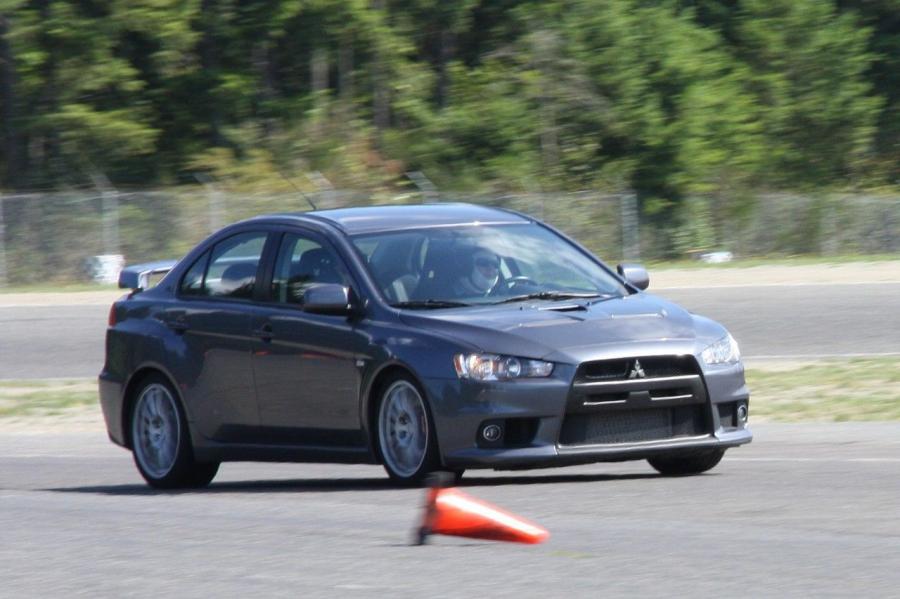  Mitsubishi Lancer Evolution X MR 2008 года  (фото 11 из 36)